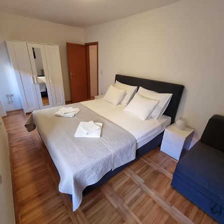 Apartments Ivana Rab Раб Екстериор снимка