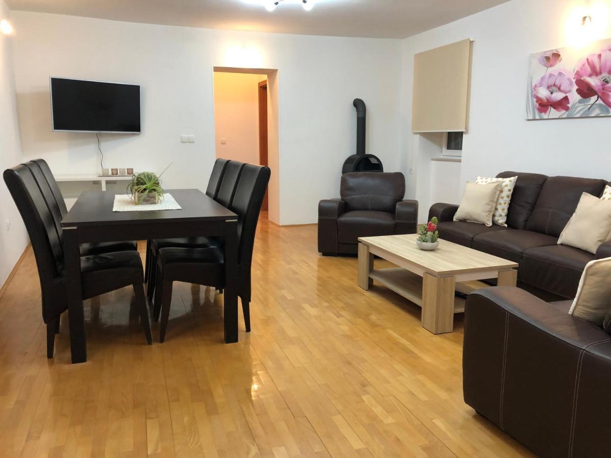 Apartments Ivana Rab Раб Екстериор снимка