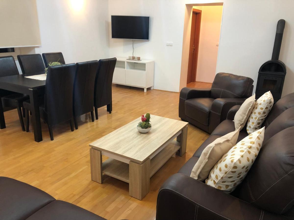 Apartments Ivana Rab Раб Екстериор снимка