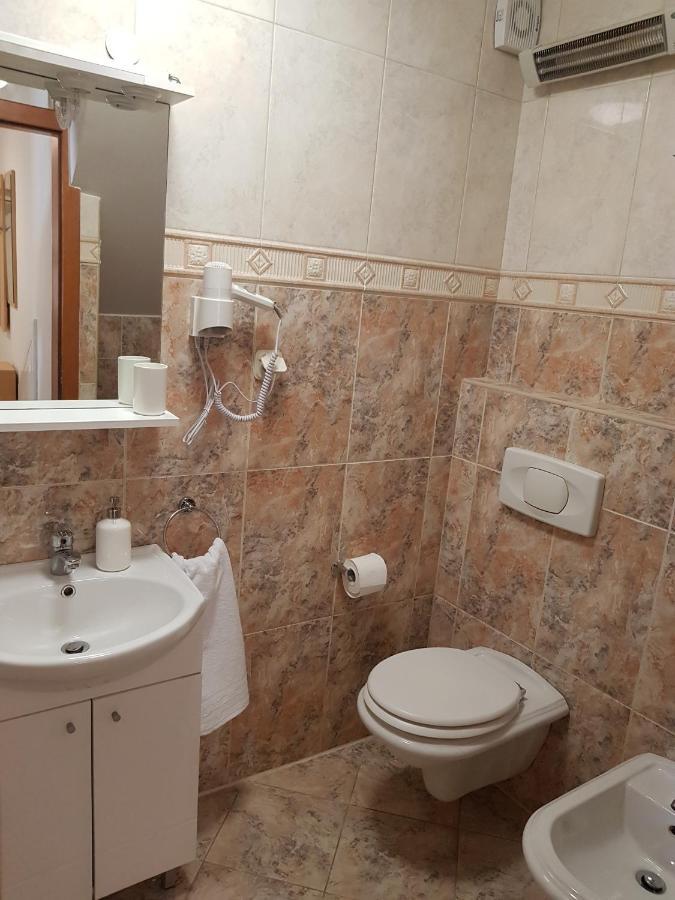 Apartments Ivana Rab Раб Екстериор снимка