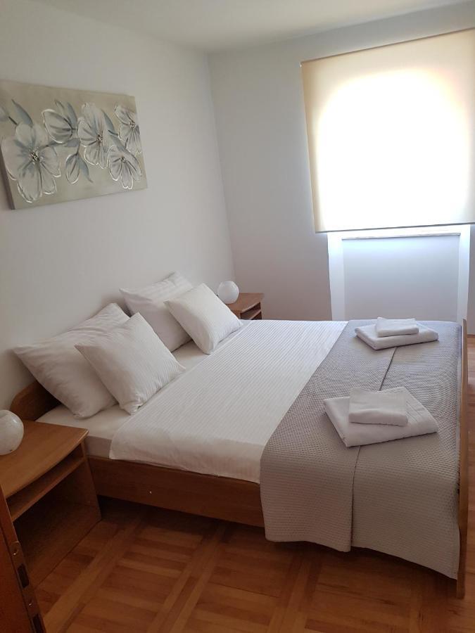 Apartments Ivana Rab Раб Екстериор снимка