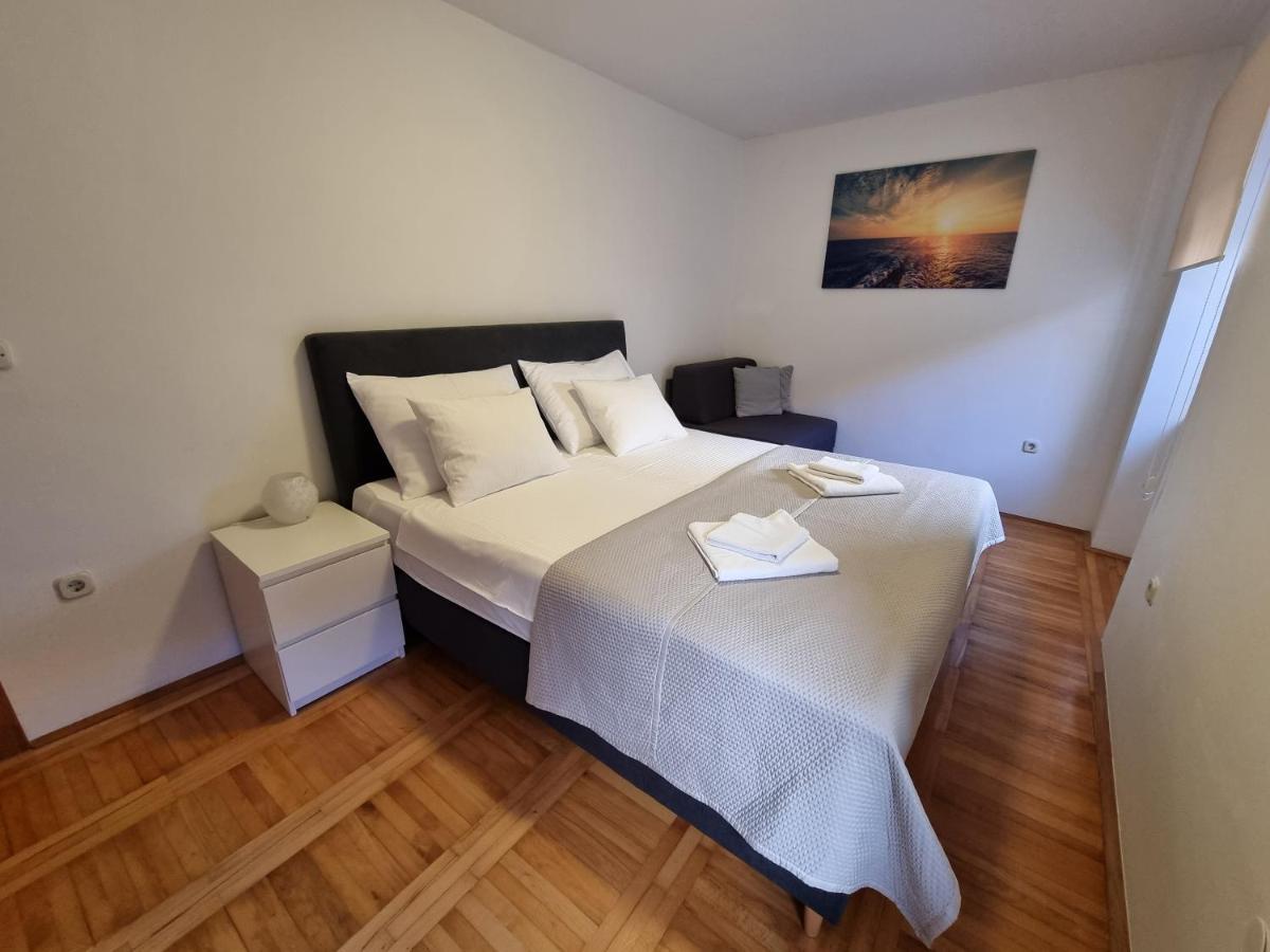 Apartments Ivana Rab Раб Екстериор снимка