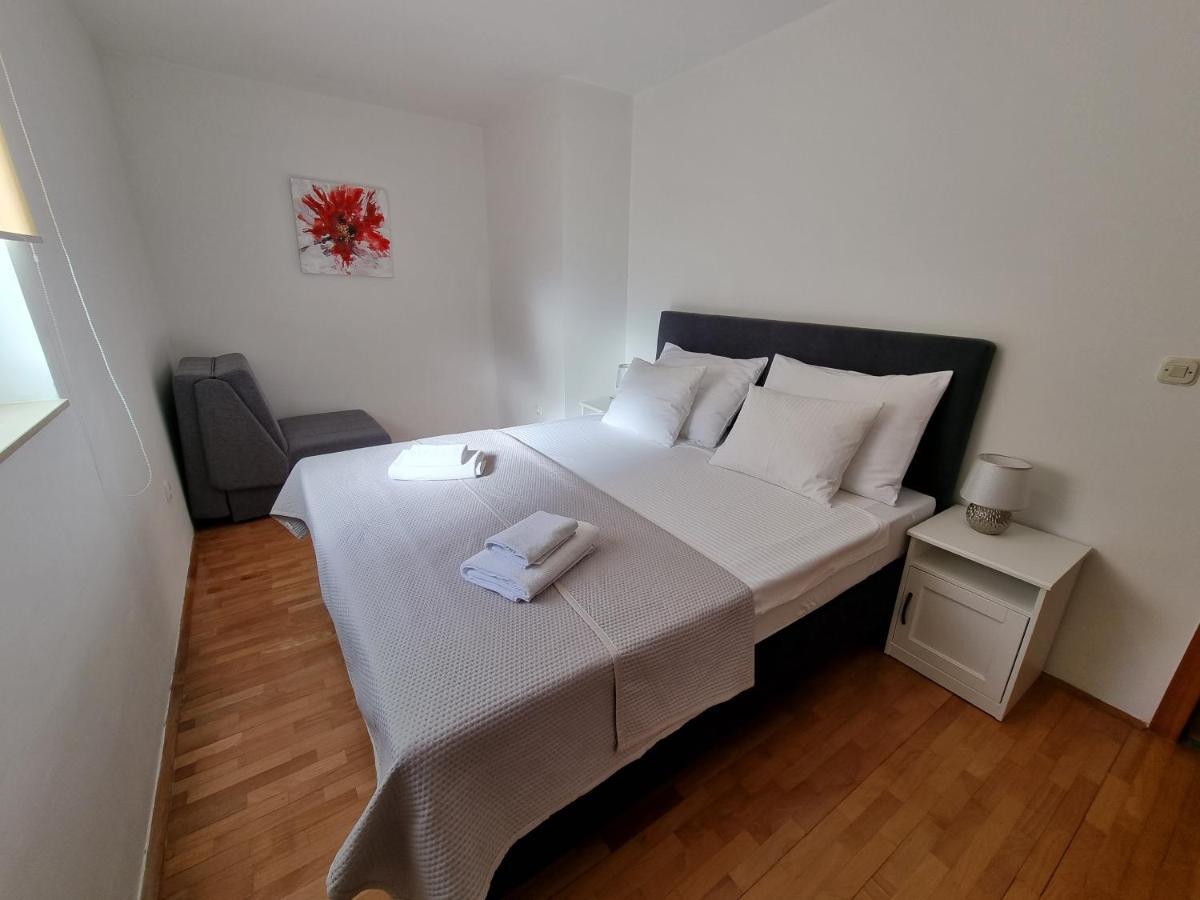 Apartments Ivana Rab Раб Екстериор снимка
