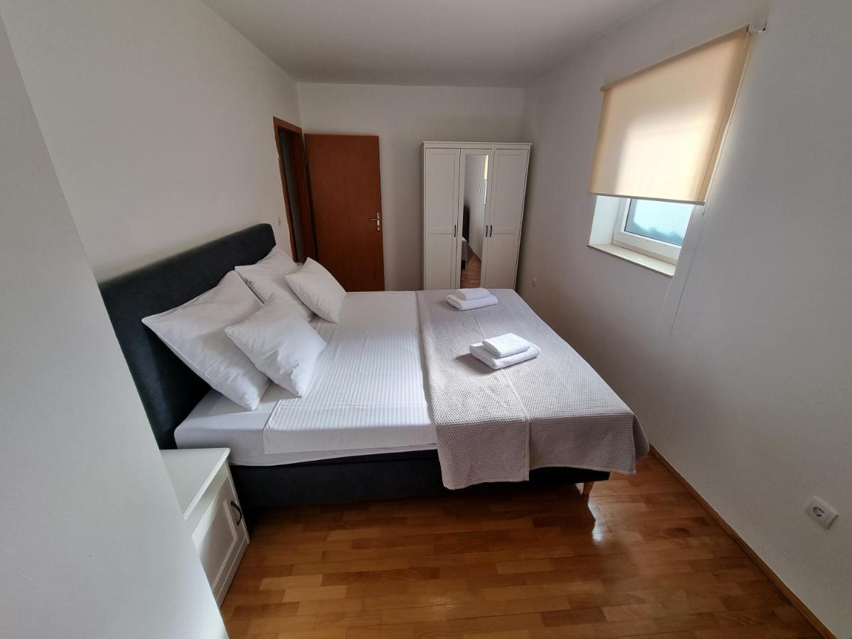 Apartments Ivana Rab Раб Екстериор снимка